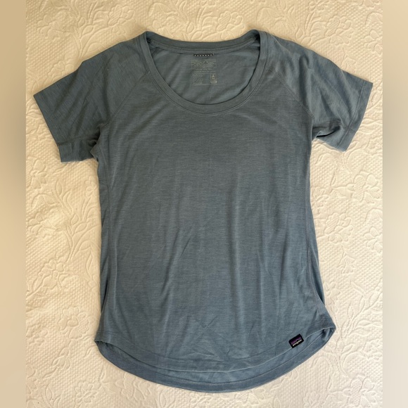 Patagonia Tops - Patagonia Capilene lightweight tee shirt blue scoop hem XS